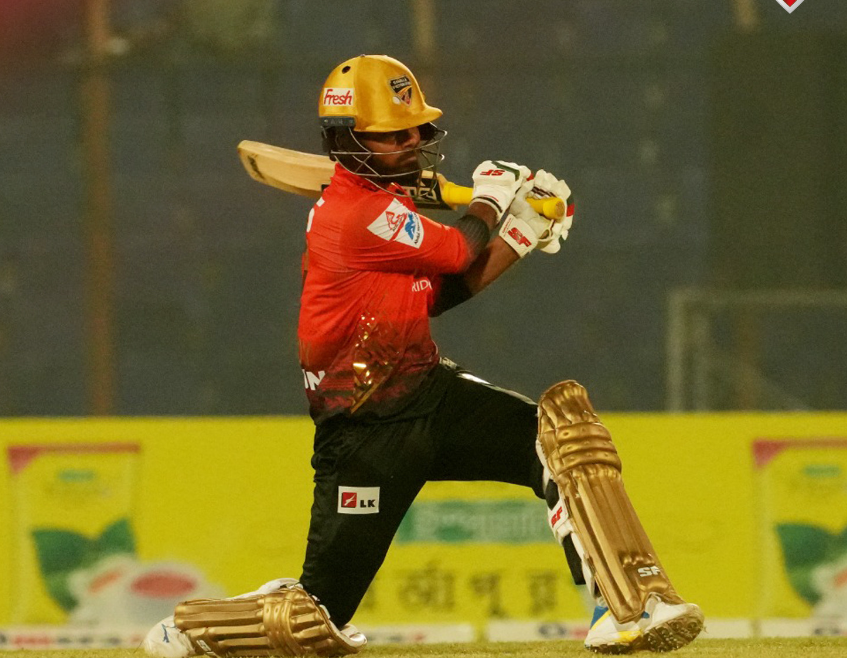 Towhid blitz leads Comilla to victory over Khulna